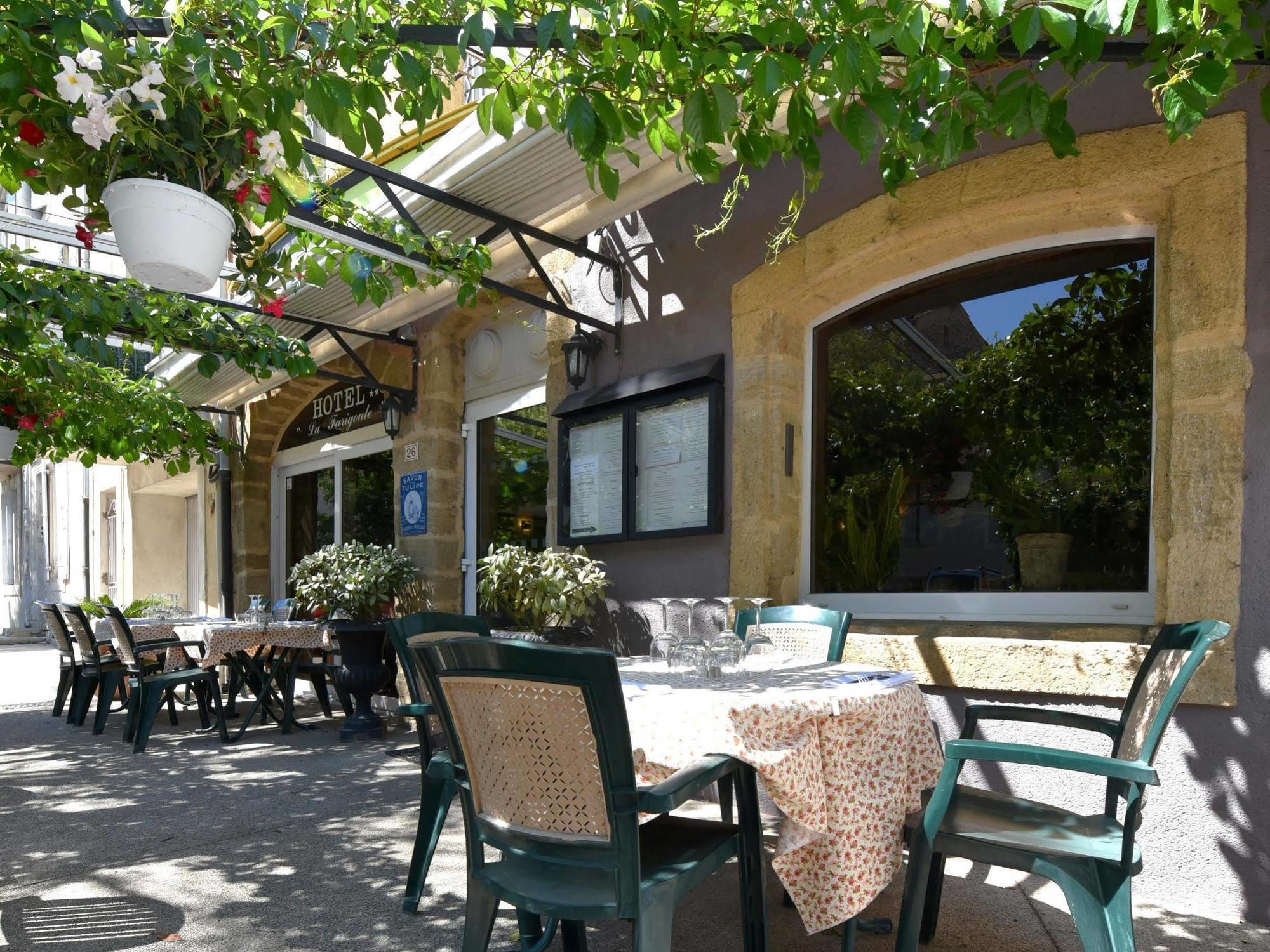 Logis Hotel Restaurant La Farigoule Sainte-Cécile-les-Vignes Dış mekan fotoğraf